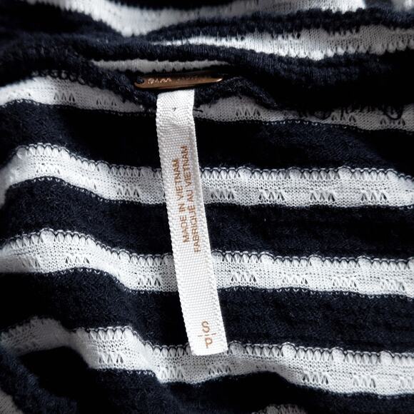 Free People Women’s Top Nautical Preppy Indie Striped Knit Cropped Cotton Small - Picture 7 of 7